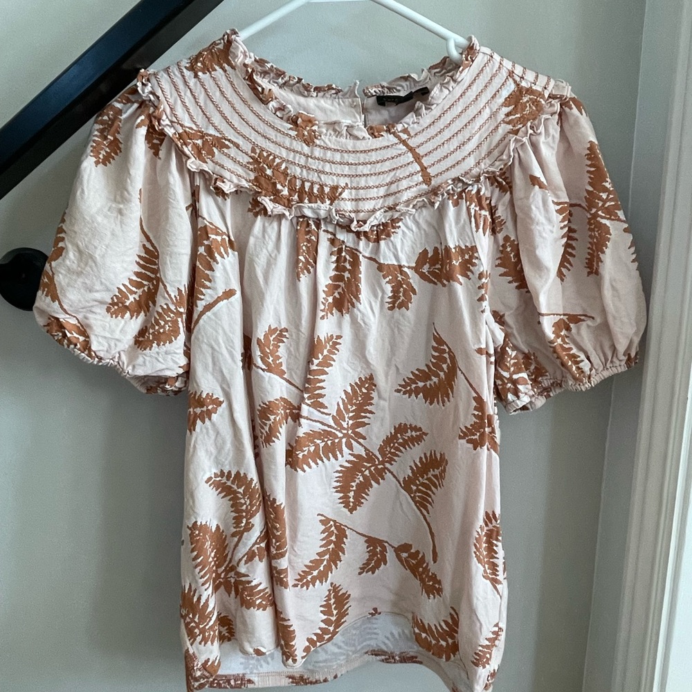Cute blouse